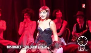 Carré VIP - Mistinguett sur scène à Paris