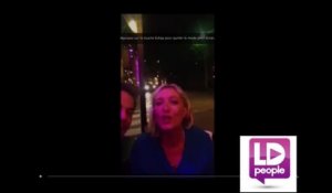 Lorsque Marine Le Pen chante une chanson à Sarkozy depuis la terrasse d'un café !