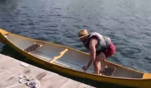 Un pêcheur en kayak plaqué dans le lac !