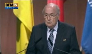 Fifagate : Sepp Blatter «appelle à l'esprit d'équipe» et à «l'unité» pour «attaquer les problèmes créés»