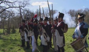 Des figurants s'entraînent en Angleterre pour le bicentenaire de la Bataille de Waterloo