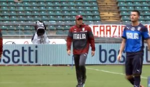 Italie - Conte éteint les rumeurs