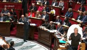 "La réforme continue pour notre économie", lance Macron, hué par des députés des Républicains