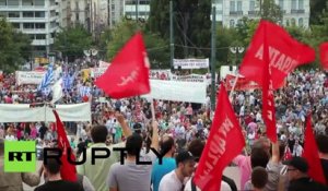 Des milliers de personnes se sont rassemblées à Athènes contre l'austérité