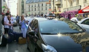 Courtney Love, victime du conflit entre taxi et Uber, crie au scandale