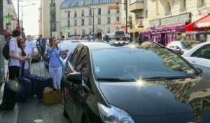Courtney Love, victime collatérale du conflit entre taxi et Uber, crie au scandale