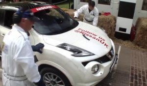 Record du monde de vitesse en voiture sur 2 roues - Nissan Juke RS Nismo