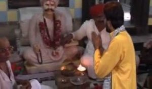 Lakh Lakh Divda Ni Aarti - Top Gujarati Devotional