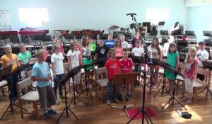 Les enfants de Preuschdorf chantent en alsacien