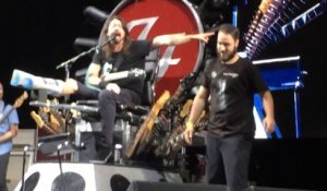 Dave Grohl lets fan play Big Me on stage with the Foo Fighters for fan's birthday