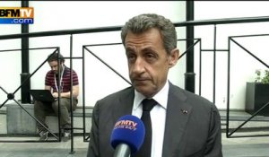 Sarkozy appelle Hollande à "se ressaisir" dans le dossier grec