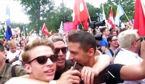 Deux gays à Moscou en caméra cachée
