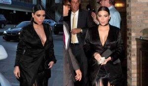 Kim Kardashian, enceinte, n'hésite pas à dévoiler ses atouts