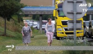 Caen : des éleveurs manifestent et bloquent le périphérique