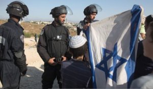 En Cisjordanie, des colons évacués de force par la police israélienne