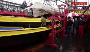 Brest. Un des fournisseurs de bois de l'Hermione en visite