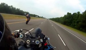 Chute d'un motard en wheeling à 160 km/h