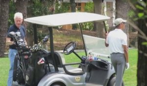 En vacances, Barack Obama se livre à une partie de golf avec Bill Clinton