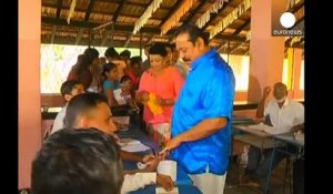 Sri Lanka : l'ex-homme fort Rajapakse tente un retour aux législatives