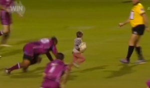Un enfant de 4 ans marque un essai lors d'un match de rugby