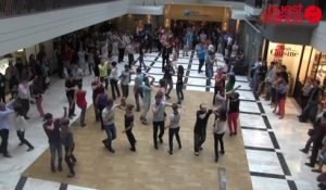 Rennes : flashmob surprise au centre Colombia