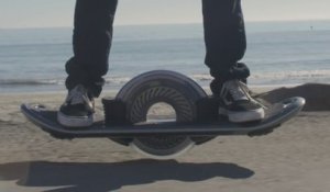 Un hoverboard hybride entre skateboard et gyropode
