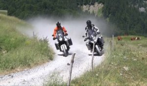 Teaser : les essayeurs de Moto Magazine s'éclatent en "off-road" sur les super trails !