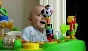 Une Maman Chat Vient Sauver Son Bebe Kidnappe Par Un Enfant Trop Mignon Sur Orange Videos