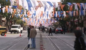 Elections législatives en Turquie : le Premier ministre en campagne dans sa ville