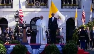 Je viens comme "fils d'une famille d'immigrés", lance le pape François à Obama
