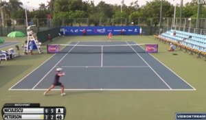 Monica Niculescu gagne la balle de match sans sa raquette
