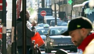 A Paris, les jets de mégot sont sanctionnés d'une amende de 68 euros