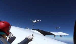 Nouveau record du monde pour 202 parachutistes