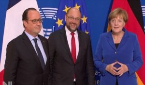 L'arrivée de Hollande et Merkel au Parlement Européen
