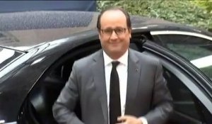 Hollande "tout à fait solidaire de madame Merkel" sur l'accueil des réfugiés à l'extérieur de l'UE