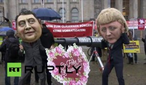 Les protestataires déploient un télescope géant pour dénoncer l’«état de surveillance» en Allemagne