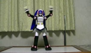 Un Petit Robot qui Maîtrise parfaitement une Chorégraphie de Danse