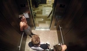 Match de boxe dans l'ascenseur - Caméra cachée énorme!