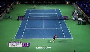 Moscou - Pavlyuchenkova envoie sa raquette dans le filet