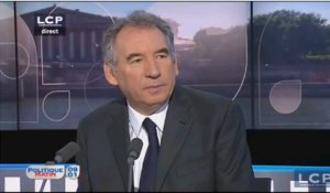 Bayrou : "François Hollande s'est rendu inéligible pour la présidentielle" de 2017
