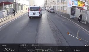 Un automobiliste tente de faire tomber un cycliste (Lyon)