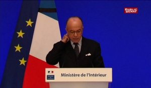 Attentats à Paris : Bernard Cazeneuve définit l’Etat d’urgence
