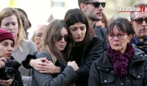 Attentats Paris. Minute de silence émouvante devant « Le Carillon »