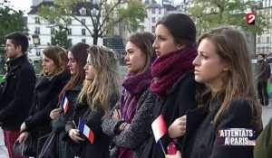 Attentats à Paris : le temps s'est figé ce lundi midi en France