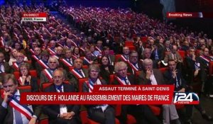 Francois Hollande demande aux maires de rester unis