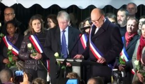 Hommage aux victimes des attentats au Stade de France