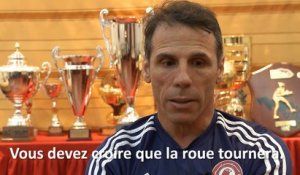 Chelsea - Zola supporter No.1 de Mourinho