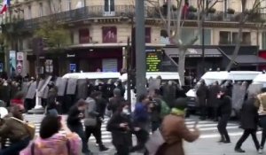 Echauffourées à Paris: "c'est regrettable, scandaleux", estime François Hollande