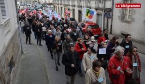 Vannes. 200 manifestants pour le maintien du collège Montaigne