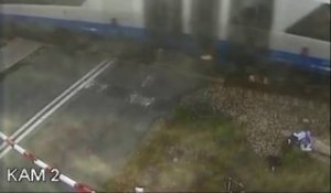 Un cycliste imprudent percute un TGV à un passage à niveau